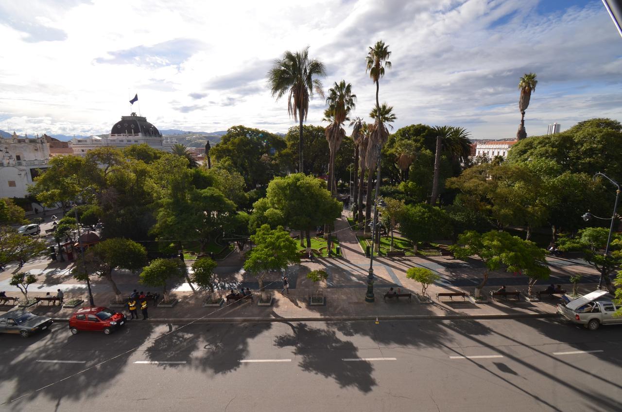 Capital Plaza Hotel Sucre Bagian luar foto