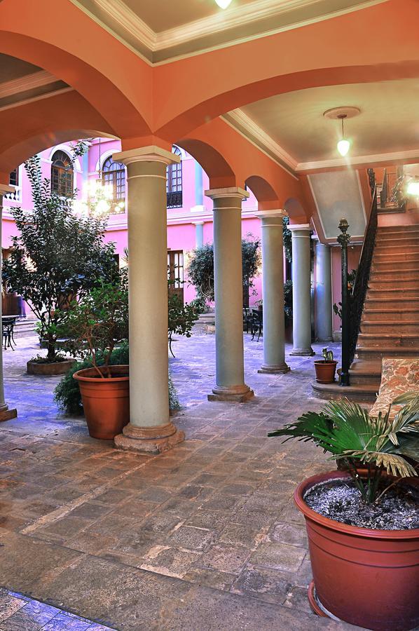 Capital Plaza Hotel Sucre Bagian luar foto