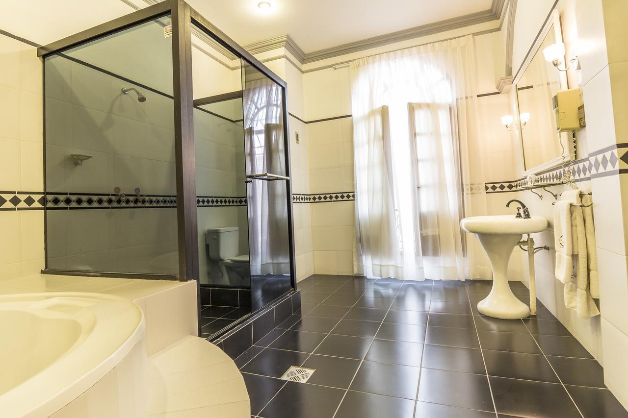 Capital Plaza Hotel Sucre Bagian luar foto