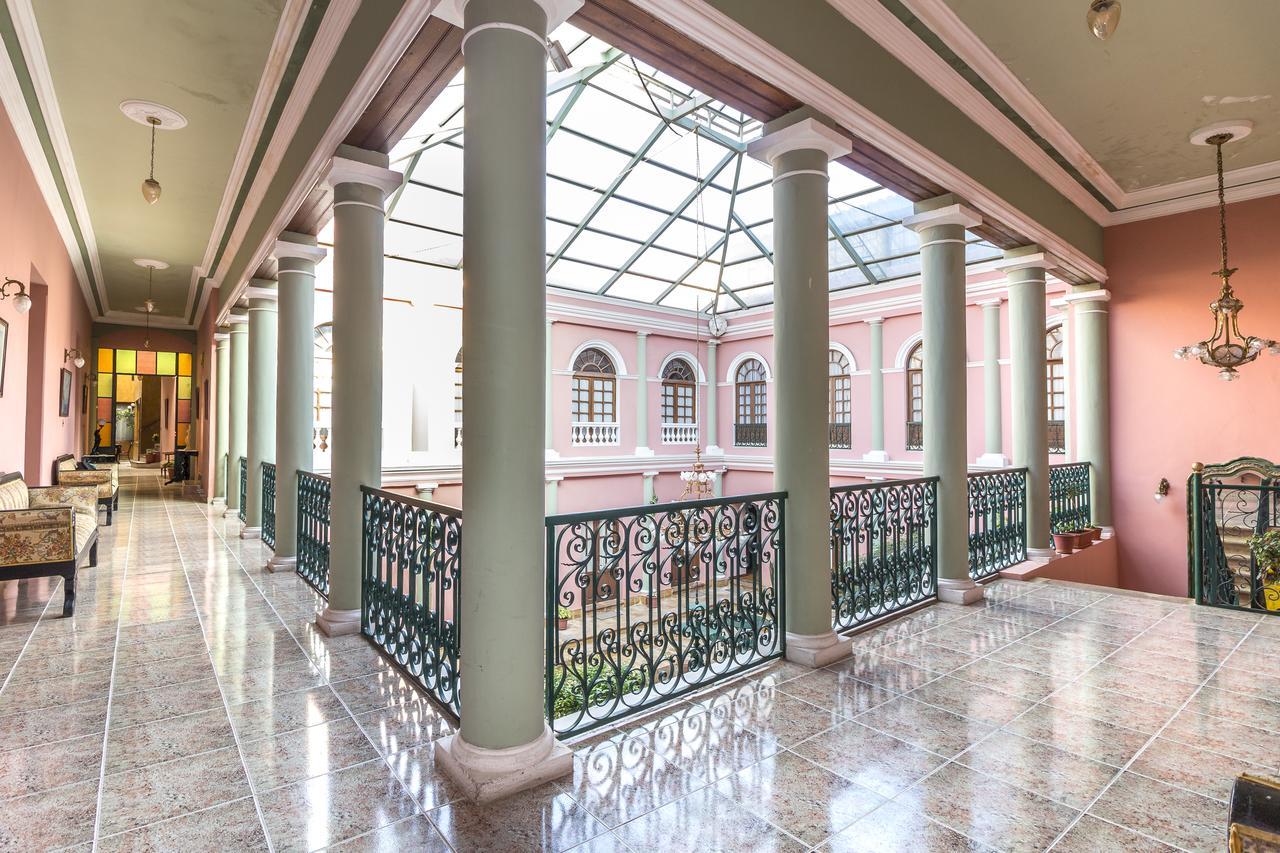 Capital Plaza Hotel Sucre Bagian luar foto