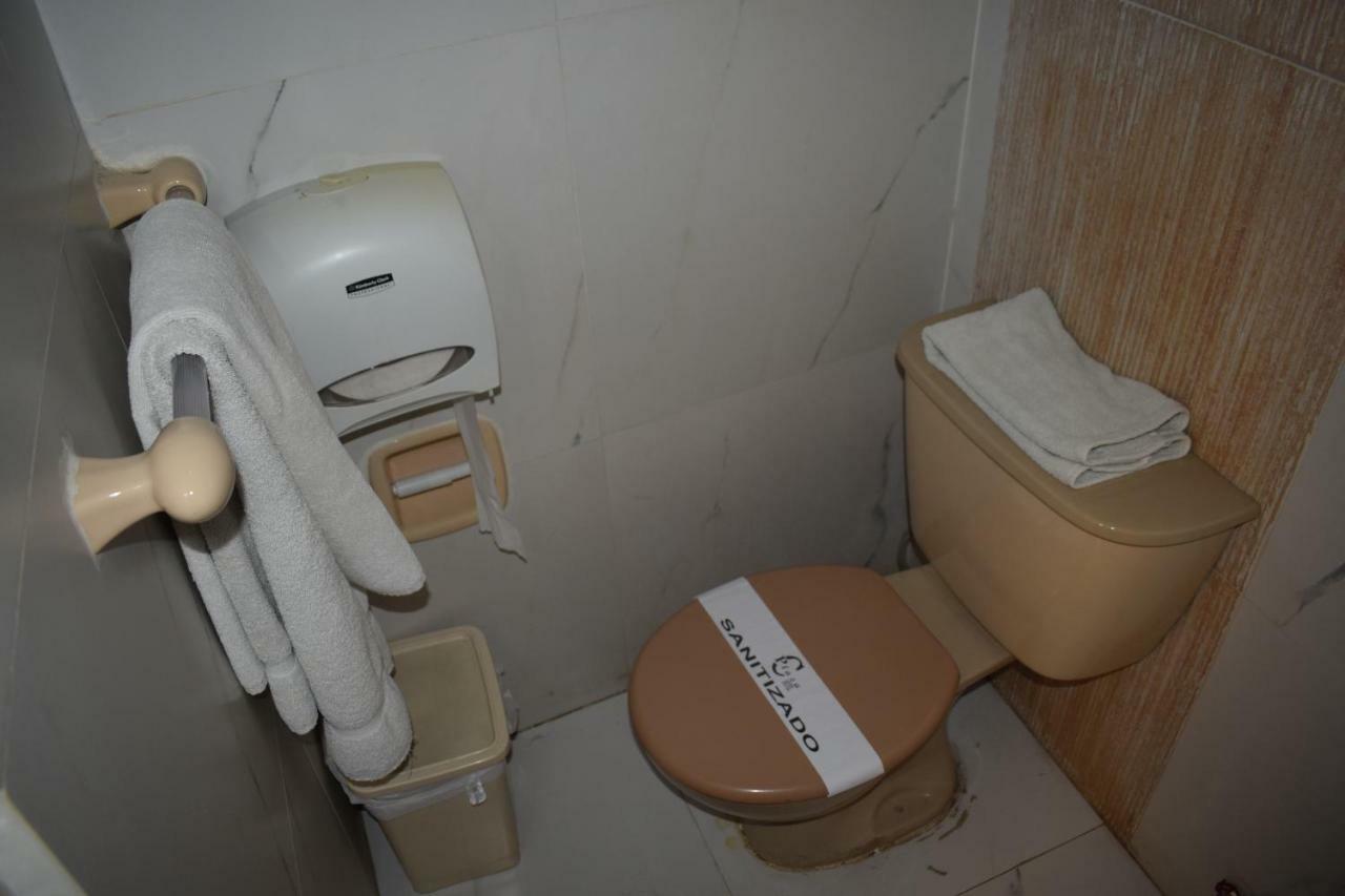 Capital Plaza Hotel Sucre Bagian luar foto
